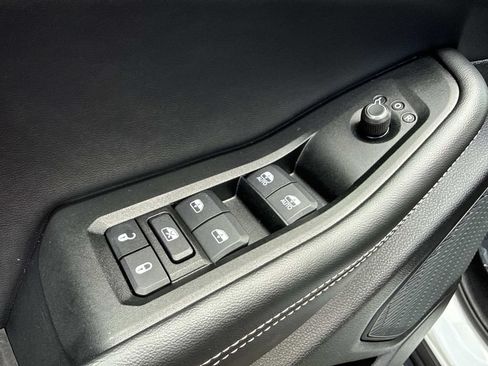 Used 2025 Jeep Grand Cherokee L Laredo w/ Luxury Tech Group I RWD image 22