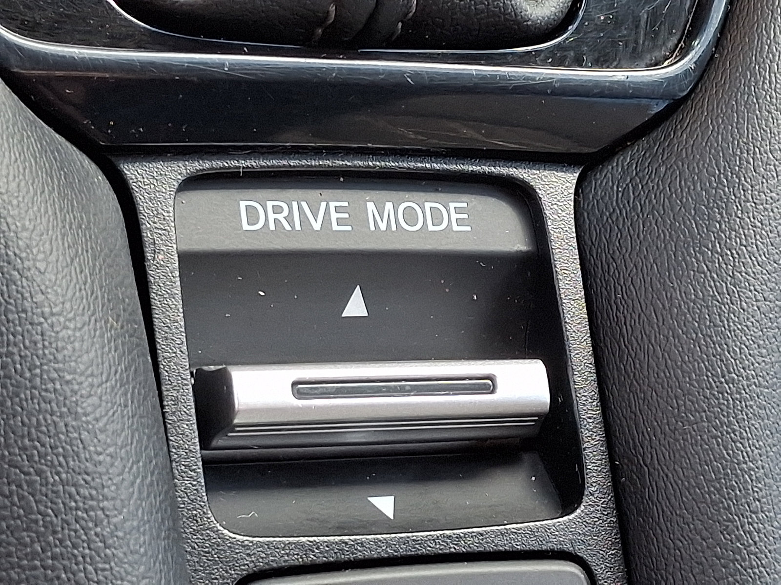 Used 2024 Honda HR-V LX image 25