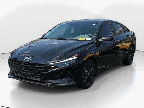 Used 2022 Hyundai Elantra SEL w/ Convenience Package FWD image 7