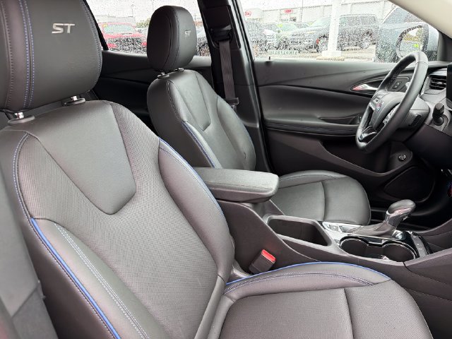 Used 2026 Buick Encore GX Sport Touring w/ Comfort Package FWD image 25