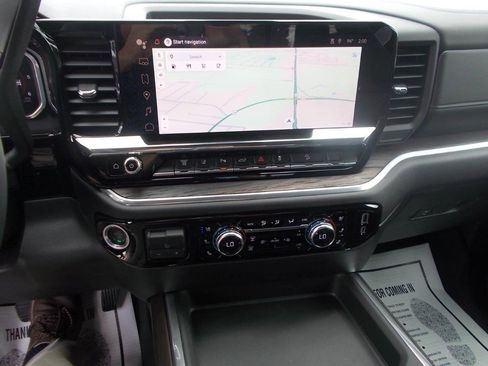 New 2026 GMC Sierra 2500 SLT w/ SLT Premium Package image 18