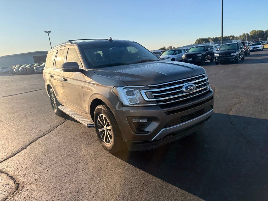 Used 2019 Ford Expedition XLT w/ Equipment Group 202A AWD/4WD image 8