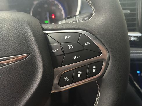 New 2026 Chrysler Pacifica Select FWD image 21