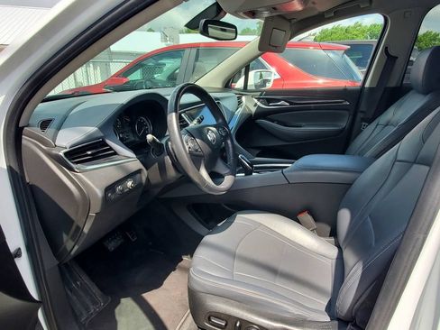 Used 2020 Buick Enclave Essence w/ Sound and Sites Package FWD image 8