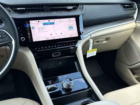 New 2026 Jeep Grand Cherokee Limited w/ Limited Altitude Package image 16