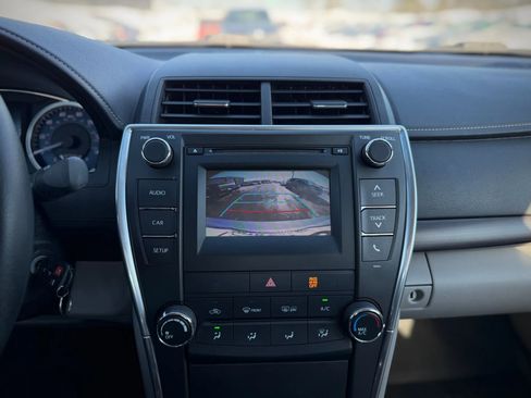Used 2017 Toyota Camry LE FWD image 14