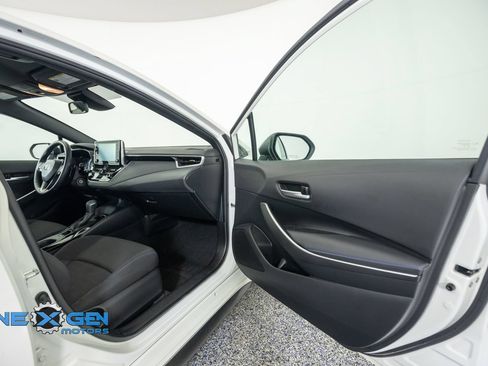 Used 2021 Toyota Corolla SE w/ Carpet Mat Package (TMS) FWD image 39