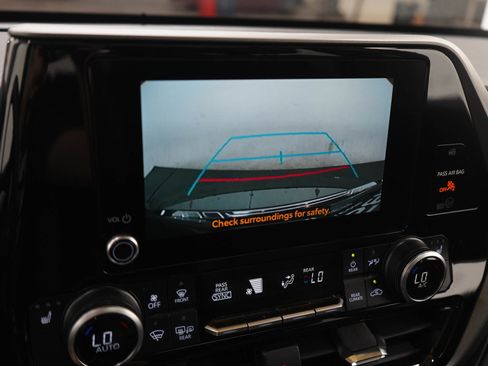 Used 2026 Toyota Highlander XLE AWD/4WD image 23