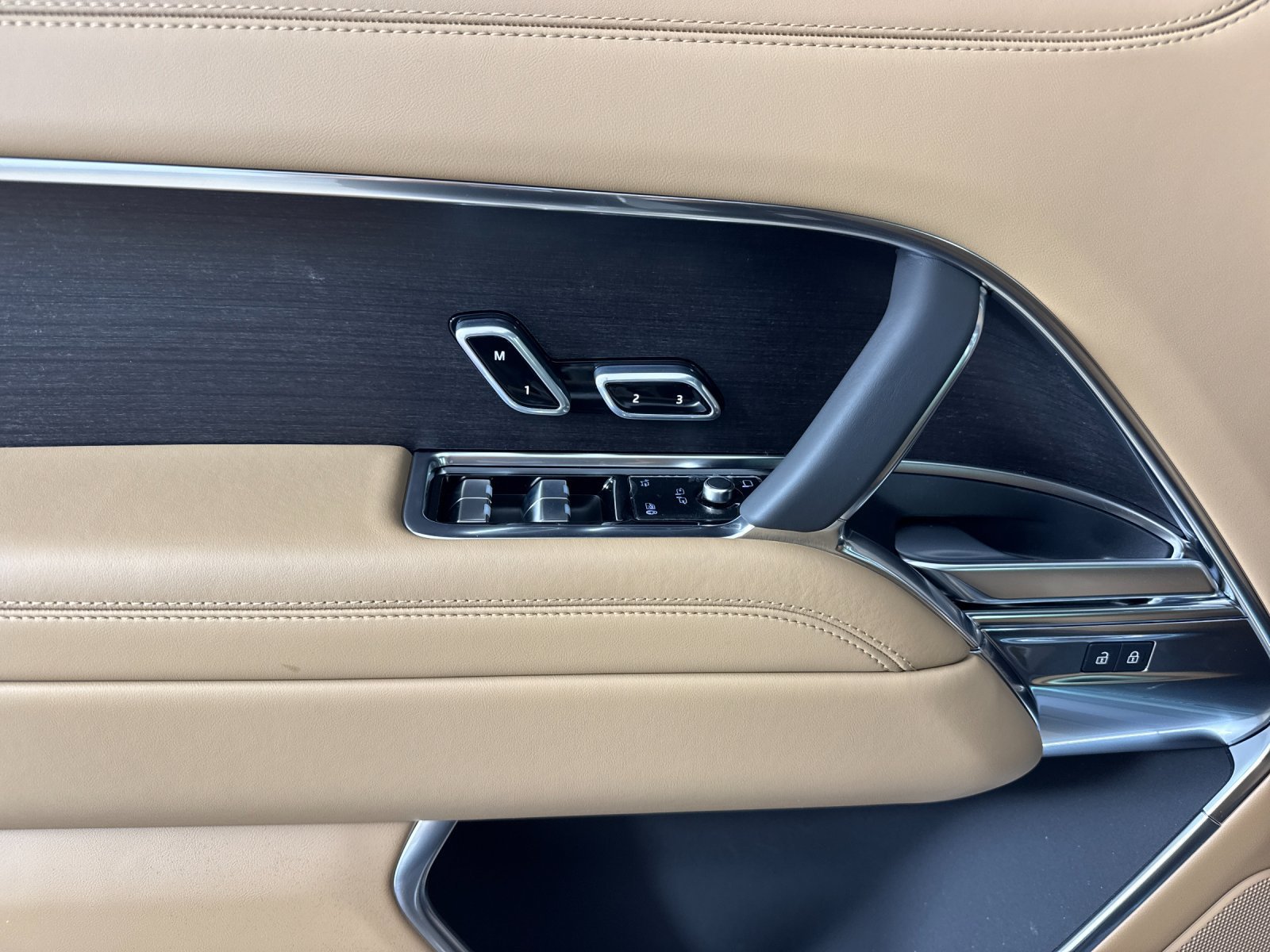 New 2026 Land Rover Range Rover SE AWD/4WD image 11