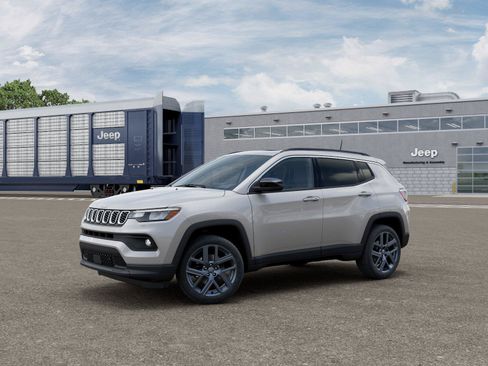 New 2026 Jeep Compass Latitude AWD/4WD image 28