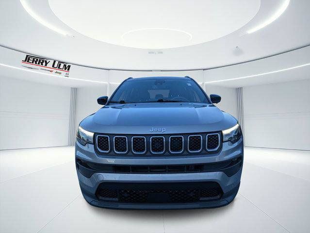 Certified 2023 Jeep Compass Latitude w/ Sun and Sound Group AWD/4WD image 8