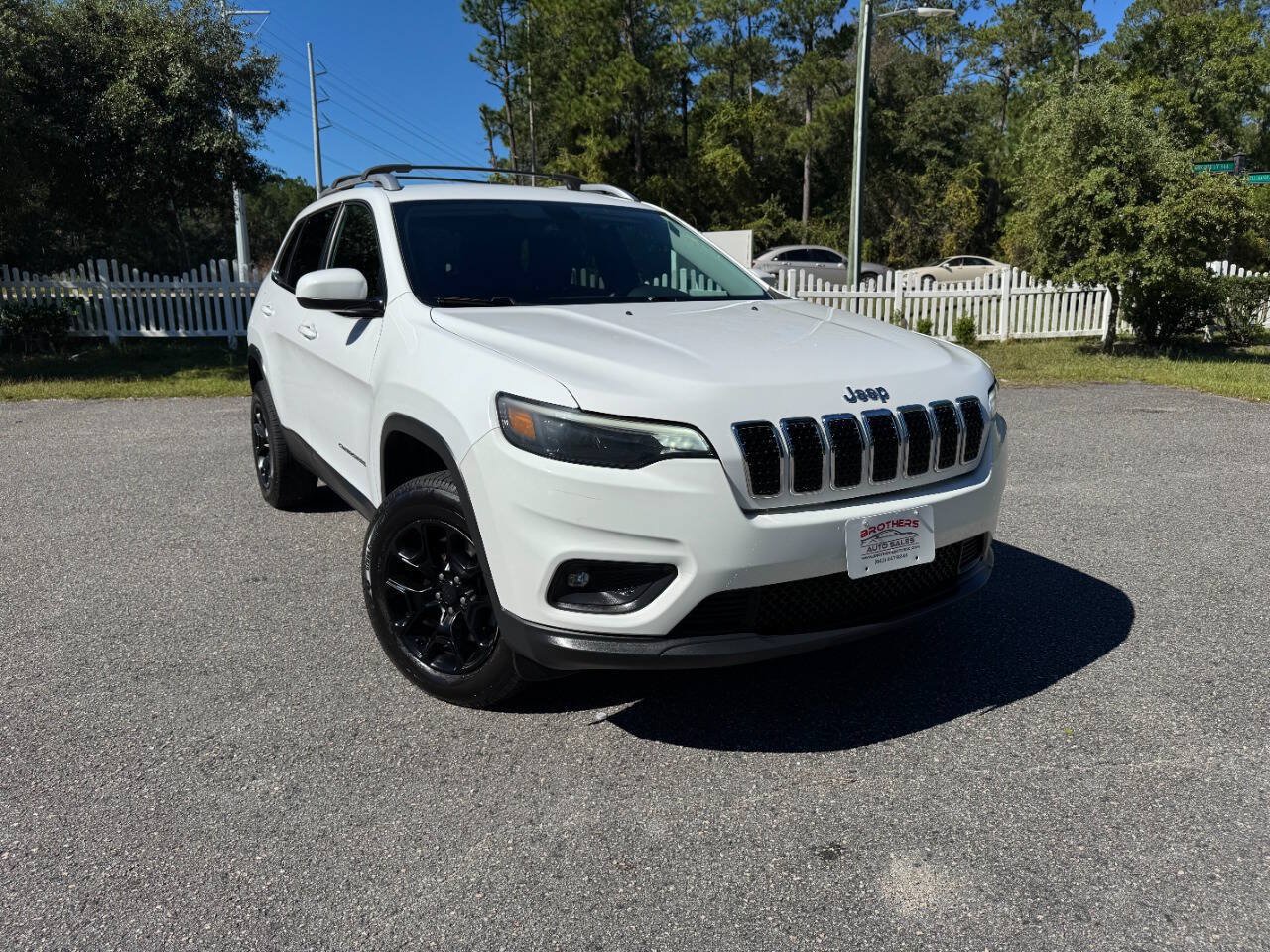 Used 2019 Jeep Cherokee Latitude Plus w/ Cold Weather Group AWD/4WD image 38