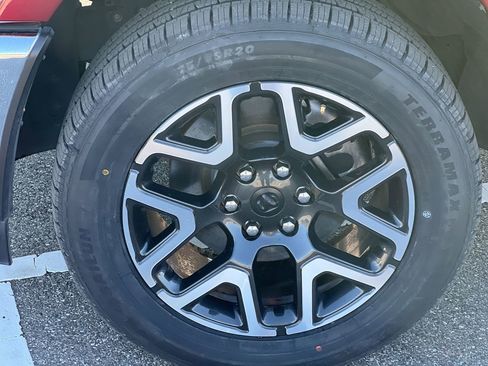 Used 2025 RAM 1500 Laramie image 11