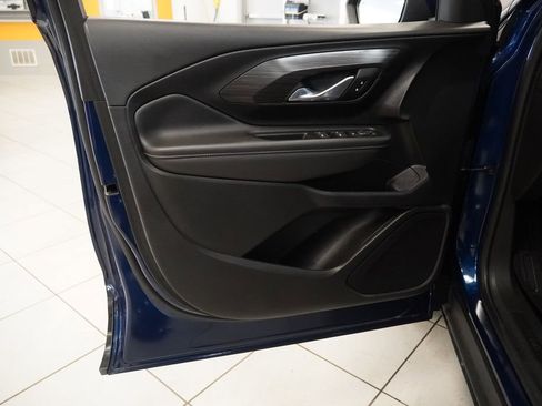 Used 2022 GMC Terrain SLE w/ Driver Convenience Package image 6