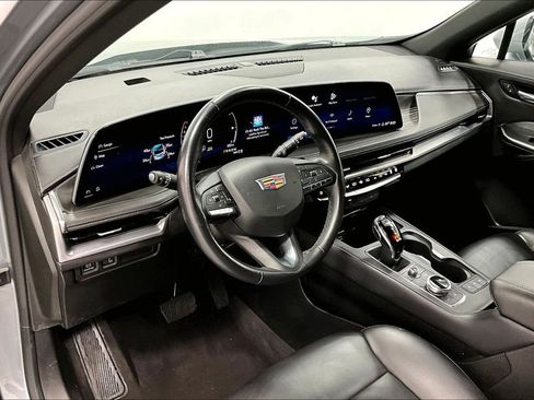Used 2024 Cadillac XT4 Premium Luxury AWD/4WD image 16