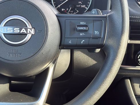 Used 2024 Nissan Rogue S FWD image 15