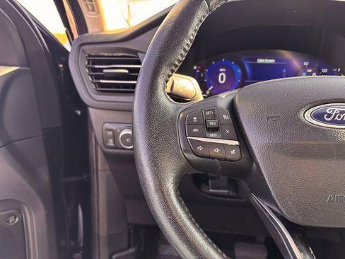 Used 2020 Ford Escape Titanium image 6