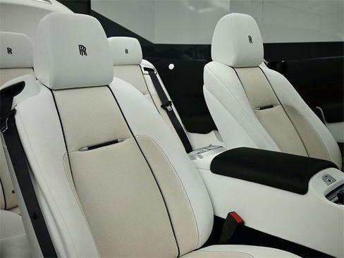 Used 2016 Rolls-Royce Dawn image 37