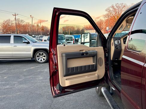 Used 2016 Ford F250 XLT w/ XLT Value Package image 12