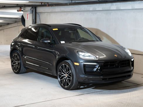 Certified 2026 Porsche Macan AWD/4WD image 7