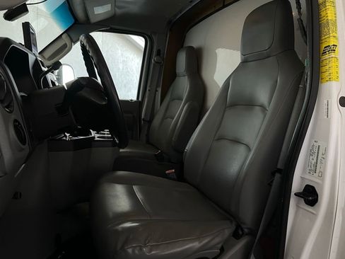 Used 2013 Ford E-450 and Econoline 450 Super Duty w/ PWR Locks & Windows Group image 12