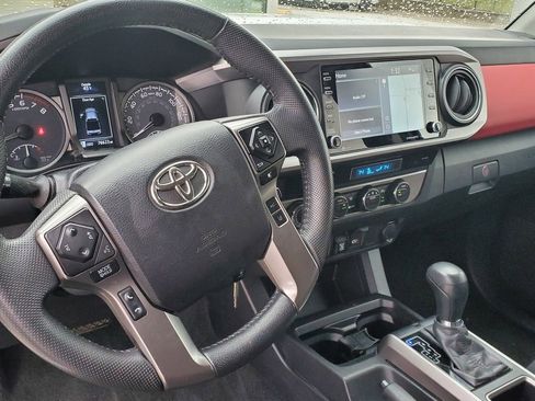 Used 2022 Toyota Tacoma SR5 image 6