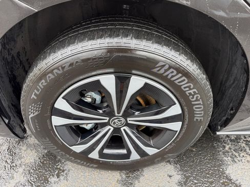 Used 2024 Toyota bZ4X XLE w/ Weather Package image 16