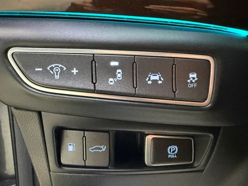 Used 2018 Genesis G90 3.3T Premium RWD image 55