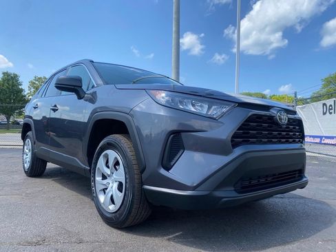 Used 2021 Toyota RAV4 LE w/ Carpet Mat Package (TMS) FWD image 29