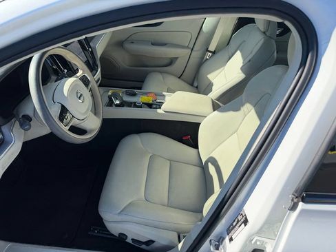 Used 2024 Volvo S60 B5 Core FWD image 10