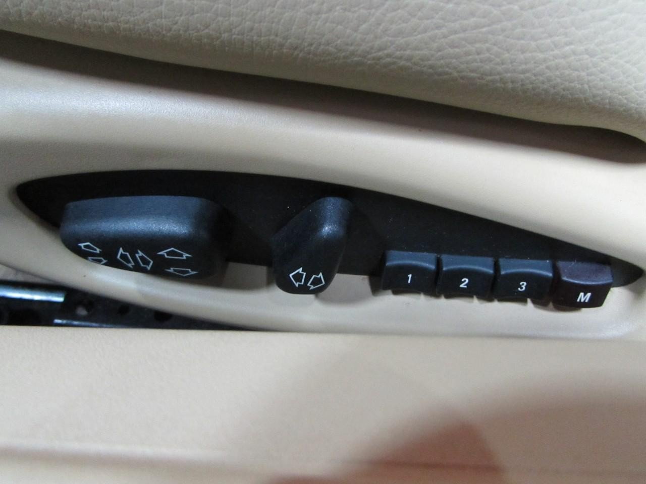 Used 2005 BMW Z4 3.0i RWD image 18