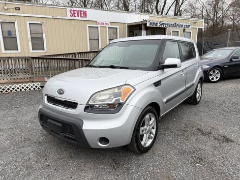 Used 2011 Kia Soul + image 3