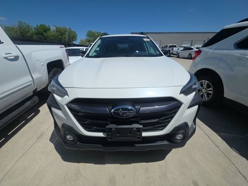 Used 2024 Subaru Outback Premium AWD/4WD image 2