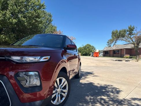 Used 2021 Kia Soul LX FWD image 7