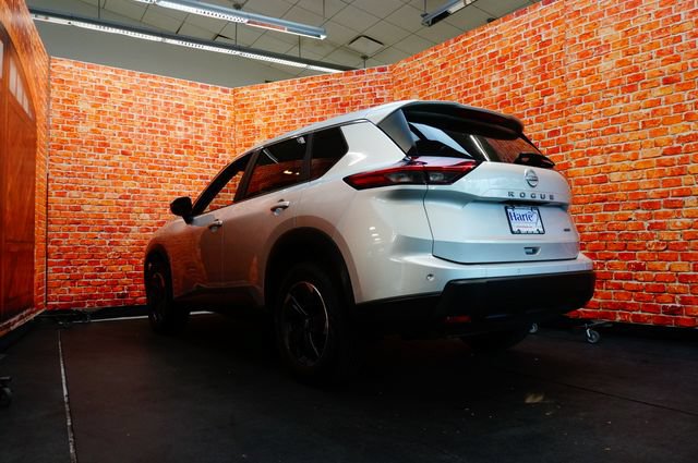 Certified 2025 Nissan Rogue SV AWD/4WD image 8