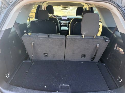 Used 2023 Ford Explorer XLT RWD image 10