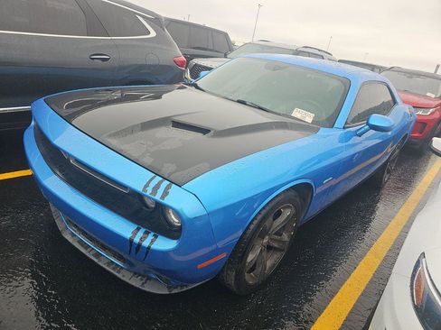 Used 2016 Dodge Challenger R/T w/ Driver Convenience Group RWD image 1