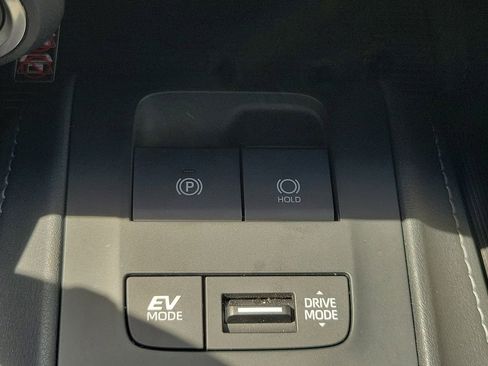 Used 2024 Toyota Venza Limited AWD/4WD image 28