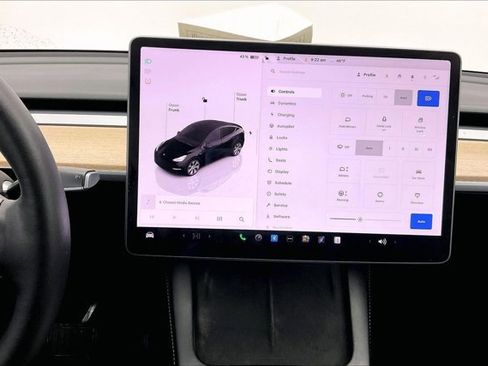 Used 2022 Tesla Model Y Long Range image 5