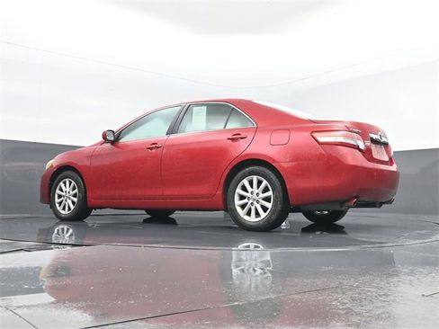 Used 2010 Toyota Camry XLE image 25