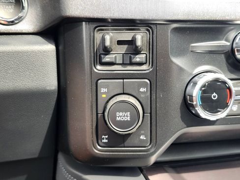 New 2026 Ford F250 Platinum w/ FX4 Off-Road Package AWD/4WD image 27