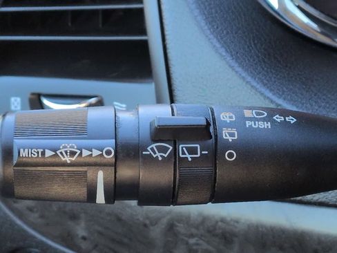 Used 2019 Dodge Grand Caravan SE w/ UConnect Hands-Free Group image 27