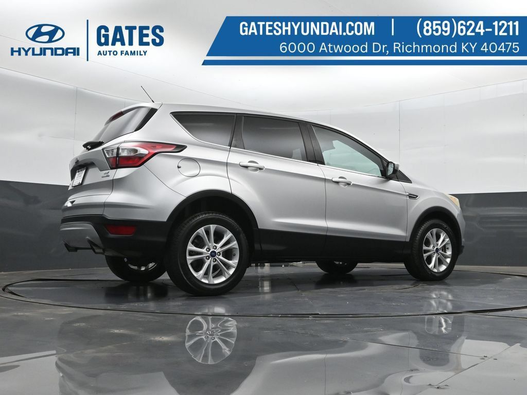 Used 2017 Ford Escape SE AWD/4WD image 37