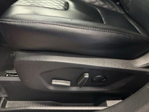 Used 2024 Ford Edge Titanium image 18