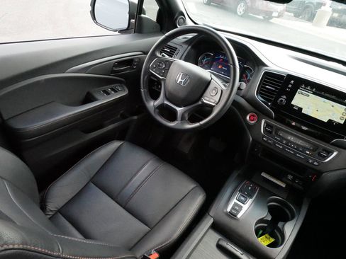 Used 2022 Honda Pilot TrailSport image 9