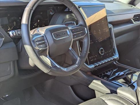 Used 2025 GMC Yukon Denali image 10