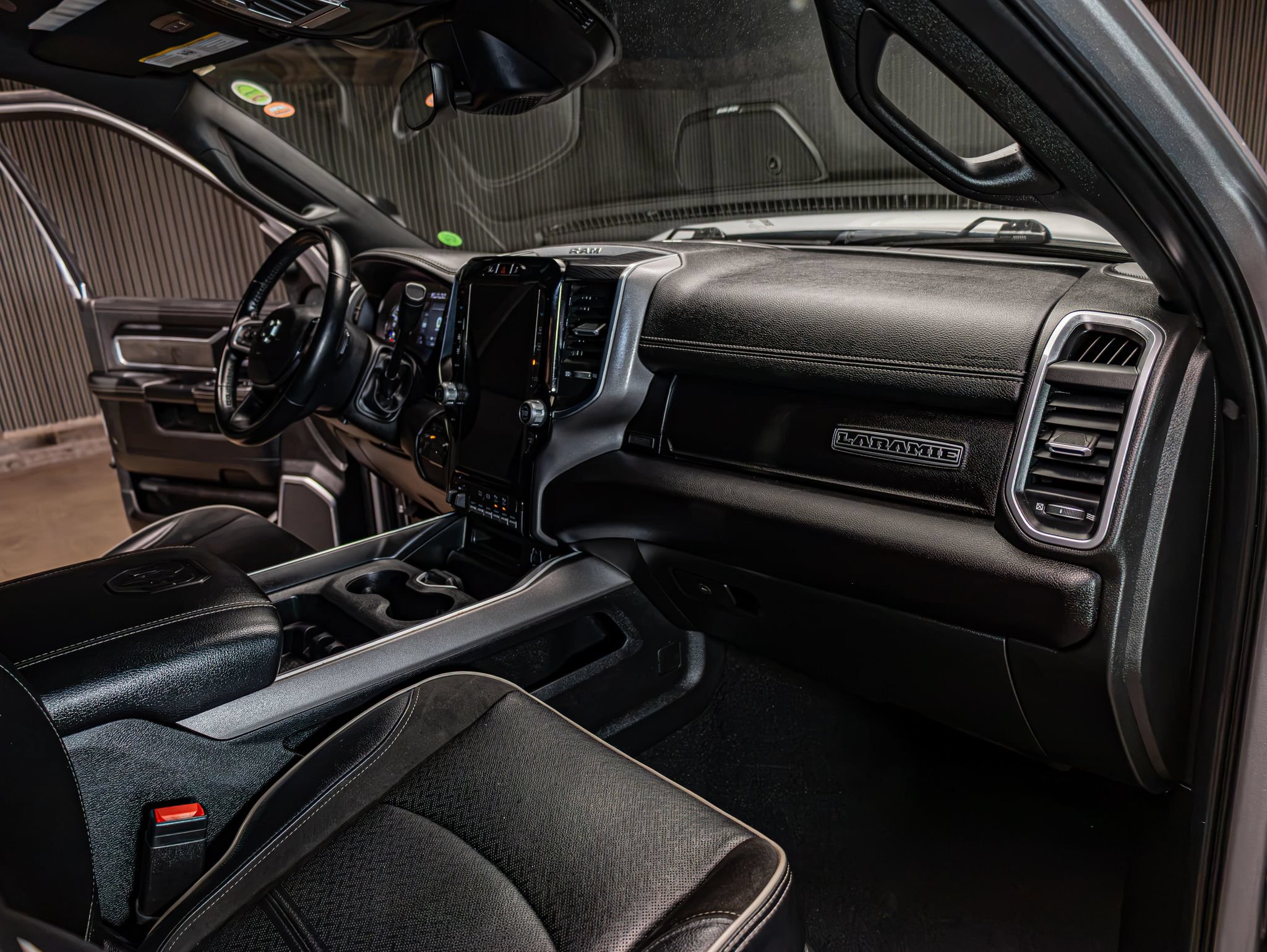 Used 2023 RAM 3500 Laramie AWD/4WD image 17