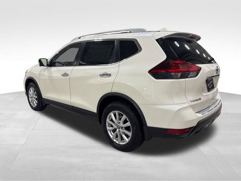 Used 2018 Nissan Rogue SV w/ Sun & Sound Touring Package image 3