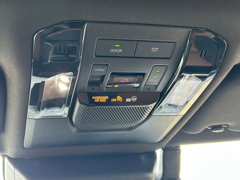 Used 2025 Lexus GX 550 w/ Accessory Package (2T) AWD/4WD image 23