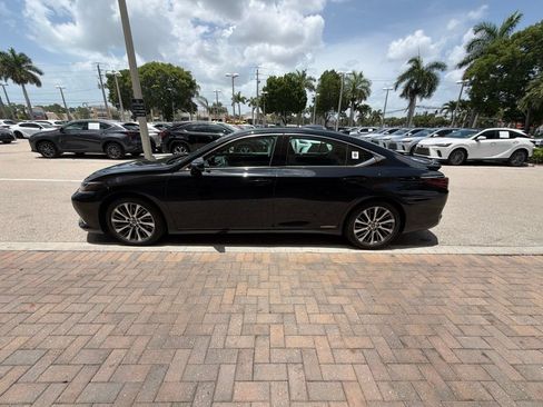 Used 2019 Lexus ES 300h w/ Premium Package FWD image 5